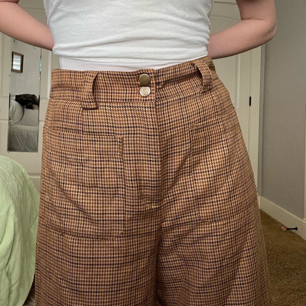Wide leg brown houndstooth pants!